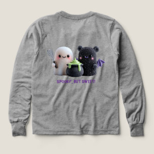 Skrämmande men söt söt spök- och björnpojke med lå t shirt