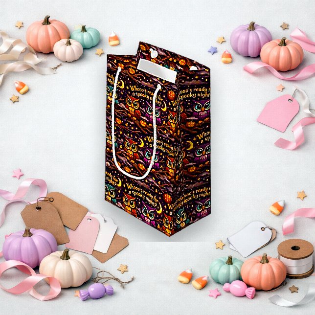 Skrämmande mörklila tecknad uggla Halloween (Skapare uppladdad)