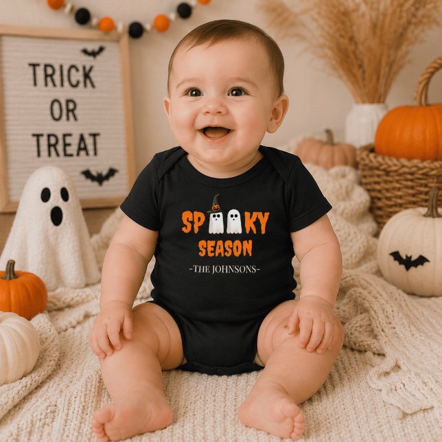 Skrämmande säsong – Första Halloween-outfit  T Shirt (Skapare uppladdad)