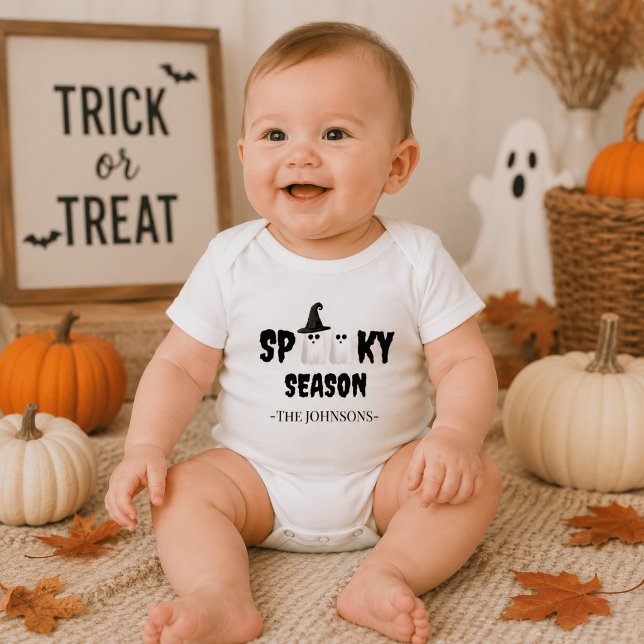 Skrämmande säsong – Första Halloween-outfit  T Shirt (Skapare uppladdad)