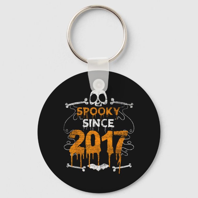 Skrämmande sedan 2017 Halloween Födelsedagspresent Nyckelring (Framsida)