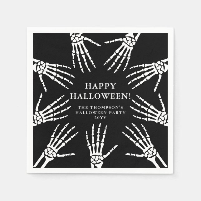 Skrämmande skelett handben på svart Halloween Pappersservett (Framsidan)