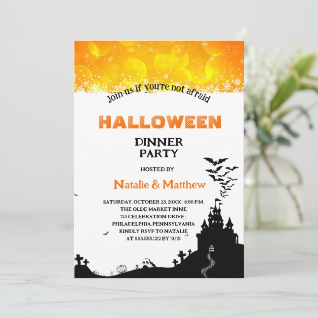 Skrämmande spöklik Halloweenfest i hus Inbjudningar (Stående Fram)