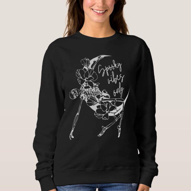 Skrämmande stämningar endast skelett blomster måne t shirt (Framsida)