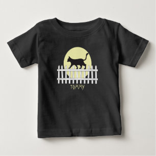 Skrämmande svart katt på staket T-shirt