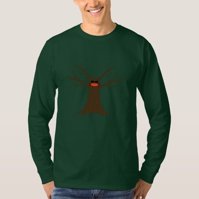 Skrämmande träd som bär en ansiktsmask Long Sleeve T Shirt (Framsida)