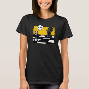 Skrämt vit pjäs Tittar i Knight på schessboard T Shirt