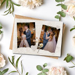 Skrapbook Photo Bröllop - tackkort Tack Kort<br><div class="desc">Tack så mycket för ditt skrapboks fotopapport Photo Bröllop tackkort. Det här vackert designade kortet är en hyllning till de omhuldade stunderna och kärlek delas på din speciella dag.På kortets framsida visas en fin scrapbook-stil-layout, som perfekt utformar två av dina mest uppskattade foton från firande. På baksidan finns det utrymme...</div>