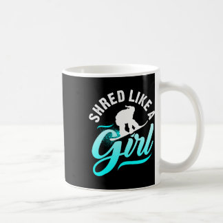 Skratt som en flicka som snurrar ut barngåva kaffemugg