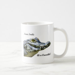 Skratta aldrig på en krokodil! kaffemugg