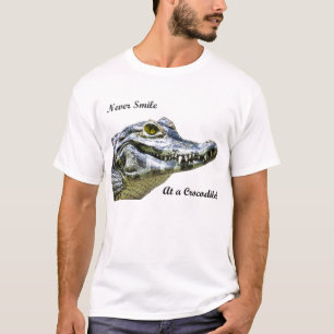 Skratta aldrig på en krokodil! t-shirt
