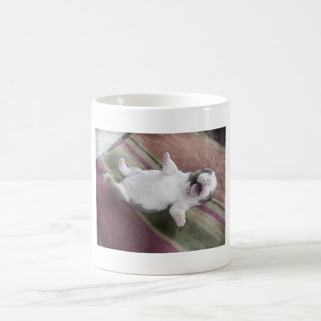 Skratta bulldoggvalpen kaffemugg (Center)