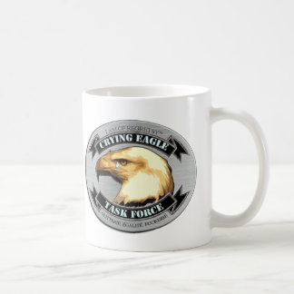 Skriande örnspecialgrupp kaffemugg