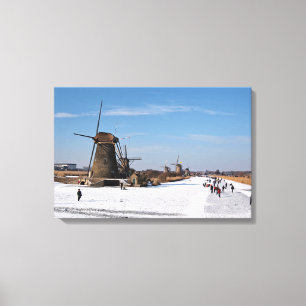Skridskoåkning längs windmillsna i vinter canvastryck