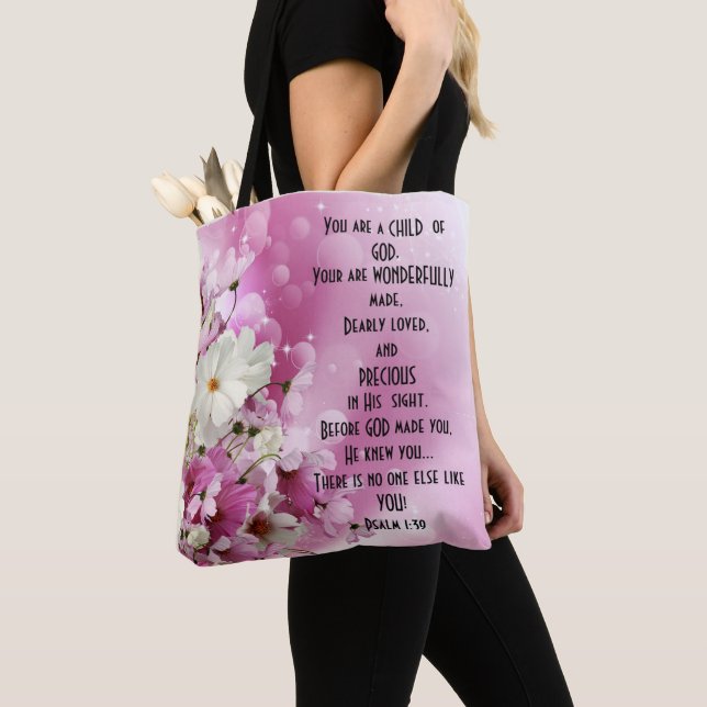 Skrift Barn av Gud Blommig Tygkasse (Närbild)