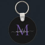 Skript för Black Lila Violet Monogram Namn Elegant Nyckelring<br><div class="desc">Simple Black Lila Violet Monogram Elegant Modern skriptnyckelkedja</div>