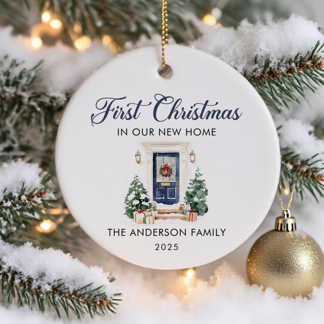 Skript första jul i vår nya hemmablå julgransprydnad keramik (Skapare uppladdad)