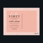 Skript och geometrisk 40-årsdag vykort<br><div class="desc">Modern manus och geometrisk fyrtioårsdag inbjudan. Modern geometrisk bakerska mönster. En del av en samling. Färg kan ändras.</div>