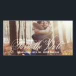 Skriptad beauty-Spara datumfotokort Spara Datumet<br><div class="desc">Den här chicen och de moderna fotokorten ber på ett elegant sätt dina gäster att spara datumet för din stora dag. Finns i andra färger (begäran från anpassningsbar färg är välkommen!).</div>
