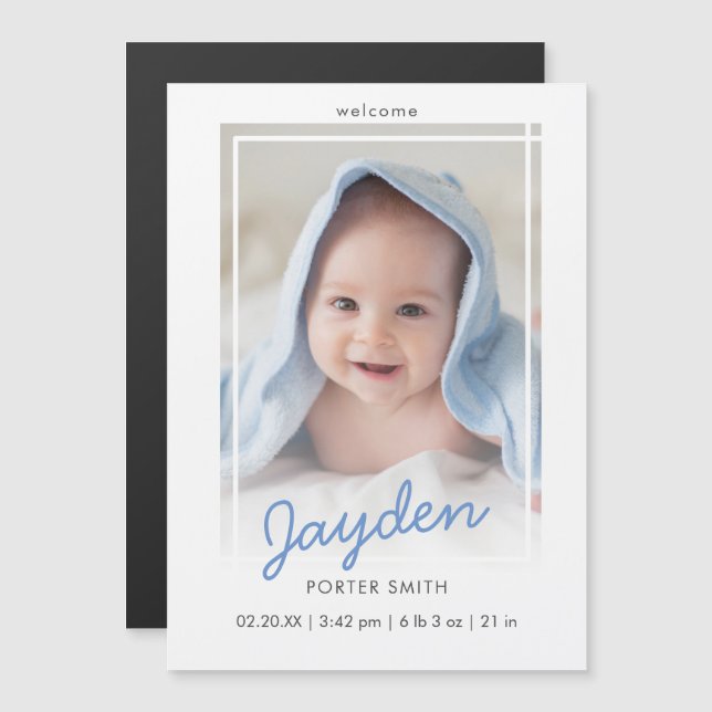 Skriptblåpojken Photo Birth Announcement Magnetisk Inbjudningskort (Fram/baksida)