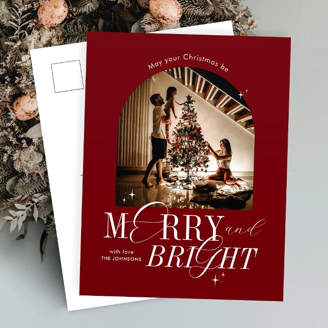 Skriptet Merry & Bright Red Elegant Photo Jul Helg Vykort (Elegant Merry & Bright postcard design, perfect to send out photo christmas cards to loved ones)