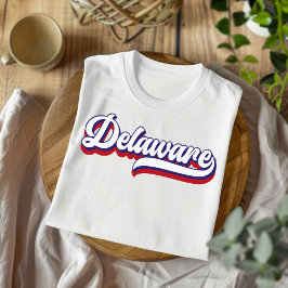 Skriptet T-Shirt i Delaware Red White och Blue Vin