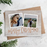Skriptfoto för god jul Rustic Ro Guld Julkort<br><div class="desc">Prisvärda anpassningsbar tryckte ut julfotokort med enkla mallar för anpassning. Den här ritade chicen har en 2-fotomall med faux-folie för ro guld på en träbakgrund. Anpassa den med dina foton, din familj namn, året eller annan anpassningsbar. Observera att faux-folie och träbakgrund är en del av den tryckta utformningen - korten...</div>