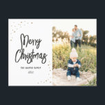 Skriptfoto för guld och svart Snö Helg Vykort<br><div class="desc">Gör en snyggt påstående den här julhelgen med det här vykortet för helgdag och roligt. Framsidan har ett modernt typsnitt som är helt anpassade med viskösa utspridda snö punkter. Fyll i baksidan med returadressen, mottagaren adress och ditt eget anpassningsbar-meddelande - eller ta bara bort platshållartexten om du vill göra behållan...</div>