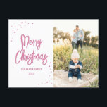 Skriptfoto för Shock rosa Snö Helg Vykort<br><div class="desc">Gör en snyggt påstående den här julhelgen med det här vykortet för helgdag och roligt. Framsidan har ett modernt typsnitt som är helt anpassade med viskösa utspridda snö punkter. Fyll i baksidan med returadressen, mottagaren adress och ditt eget anpassningsbar-meddelande - eller ta bara bort platshållartexten om du vill göra behållan...</div>