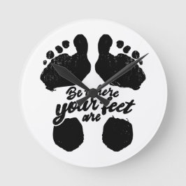 Skriv ut med svart och vitt "Var är din föda" Rund Klocka