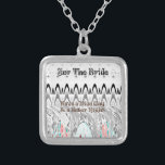 Skriv ut möhippa Gift Art Silverpläterat Halsband<br><div class="desc">Möhippa Gift Art Skriv ut firar den brud som ska visas med eleganten "Möhippa Gift" Art Print, ett vackert designat biet som kombinerar hjärtupplyst önskemål med snyggt och komplicerad bakgrund. Beskrivning: Den här teckningen innehåller meddelandet "För Bride" längst upp, följt av den varma känslan "Ha en trevlig dag och en...</div>