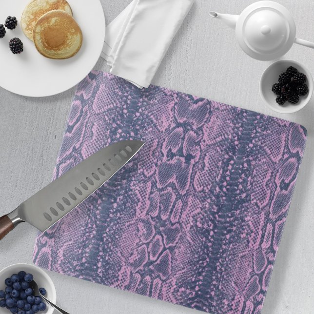 Skriv ut rosa Snake Skin Animals (Pink Snake Skin Animal Print Cutting Board by Looly Elzayat)