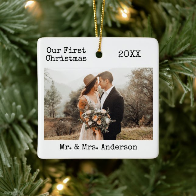 Skrivmaskinstext första julfotnoten i Bröllop Julgransprydnad Keramik (Träd)