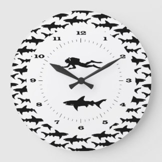 Skuba Diver and School of Sharks Danger Zon Stor Klocka