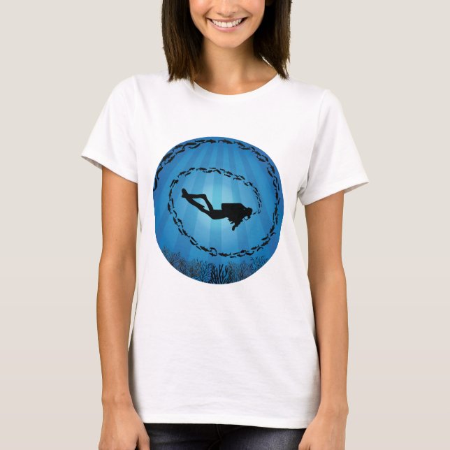 Skubdyver i undervattensfisk vid fiskstöt t shirt (Framsida)