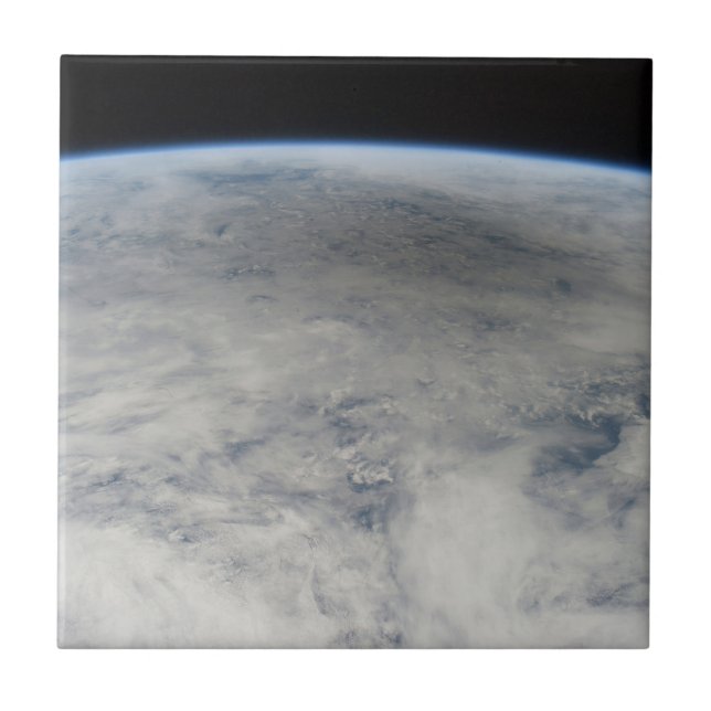 Skugga av Måne-kusten på norra Stilla havet. Kakelplatta (Framsidan)