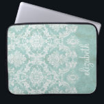 Skuggmönster för isblå Vintage med grungy Avslutar Laptop Fodral<br><div class="desc">En vintage mönster med en rityta och snöre. Titta noga på blommorna och löven.Ett trendig med jewelton färg och elegans. Objekt är enklare att anpassa när du ersätter all text och alla foton först. Om teckningen fortfarande behöver justeras klickar du på knappen Anpassa den här. Detta kommer att föra dig...</div>