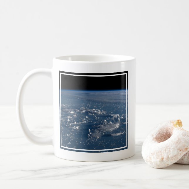 Skuggor från moln över Filippinernas hav Kaffemugg (Med munk)