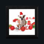 Skuldhund julklapp Ornament Red Santa Hat Minnesask<br><div class="desc">Cute Bulldog bar jultomten med julklapp och prydnadsföremål.</div>