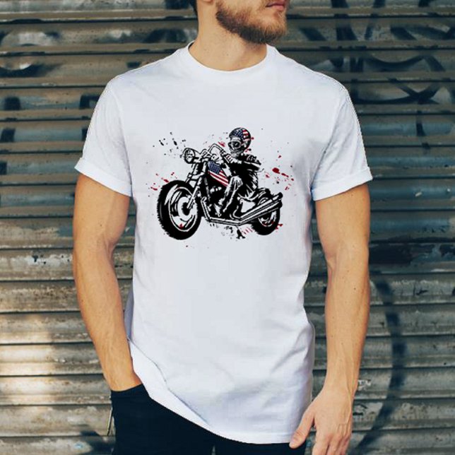 Skull-Biker med American Flagga Helmet T-Shirt (Skapare uppladdad)