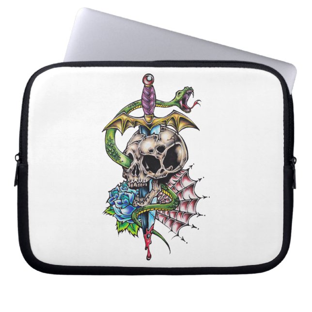 Skull & Dagger Tattoo Laptop Sleeve (Framsidan)