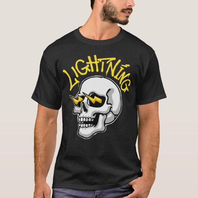 Skull Illustration with Lightning streetwear T Shirt (Framsida)