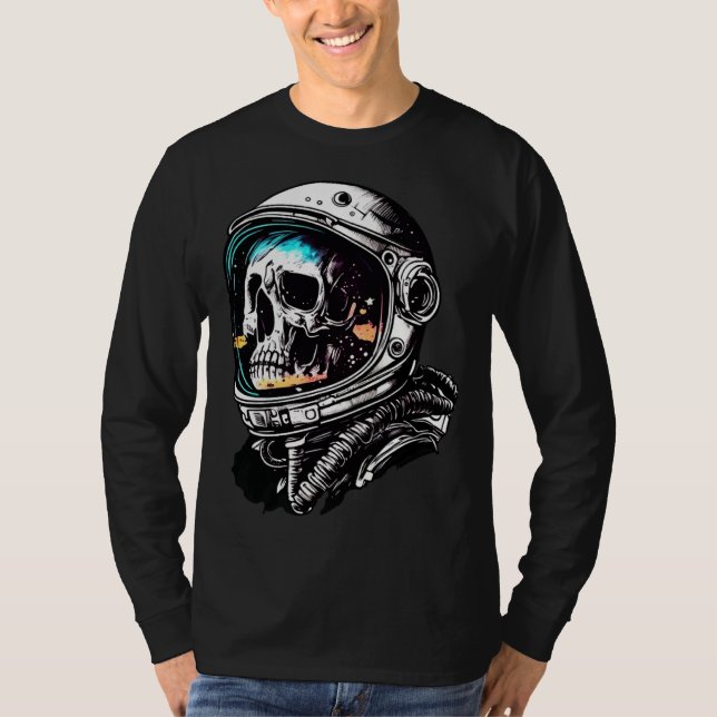 Skull in an astronaut helmet skull astronaut t shirt (Framsida)