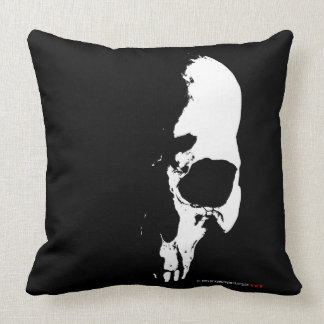 skull kudde