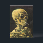 Skull med Burning Cigarette av Vincent van Gogh<br><div class="desc">Skull med Burning Cigarette av Vincent van Gogh är en vintage bra konst post impressionism fortfarande livmålning. En porträtt av humant skelettrökning. Underbar använda för antirökprodukter. Rökning av dödor på 1 000-talet varje år hjälper någon att sluta röka idag. Underbar image för Halloween eller Día de los Muertos, Day of...</div>