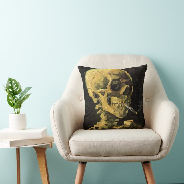 Skull med Burning Cigarette av Vincent van Gogh Kudde (Stol)