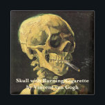 Skull med Burning Cigarette av Vincent van Gogh Magnet<br><div class="desc">Skull med Burning Cigarette av Vincent van Gogh är en vintage bra konst post impressionism fortfarande livmålning. En porträtt av humant skelettrökning. Underbar använda för antirökprodukter. Rökning av dödor på 1 000-talet varje år hjälper någon att sluta röka idag. Underbar image för Halloween eller Día de los Muertos, Day of...</div>