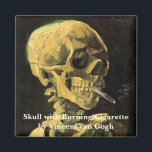 Skull med Burning Cigarette av Vincent van Gogh Magnet<br><div class="desc">Skull med Burning Cigarette av Vincent van Gogh är en vintage bra konst post impressionism fortfarande livmålning. En porträtt av humant skelettrökning. Underbar använda för antirökprodukter. Rökning av dödor på 1 000-talet varje år hjälper någon att sluta röka idag. Underbar image för Halloween eller Día de los Muertos, Day of...</div>