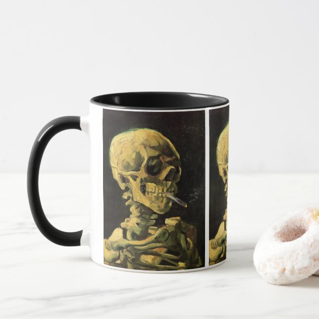 Skull med Burning Cigarette av Vincent van Gogh Mugg (Med munk)