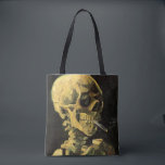 Skull med Burning Cigarette av Vincent van Gogh Tygkasse<br><div class="desc">Fin tote bags som är övertryckt! Finns i två stilar och två storlekar! Skull med Burning Cigarette av Vincent van Gogh är en vintage bra konst post impressionism fortfarande livmålning. En porträtt av humant skelettrökning. Underbar använda för antirökprodukter. Rökning av dödor på 1 000-talet varje år hjälper någon att sluta...</div>